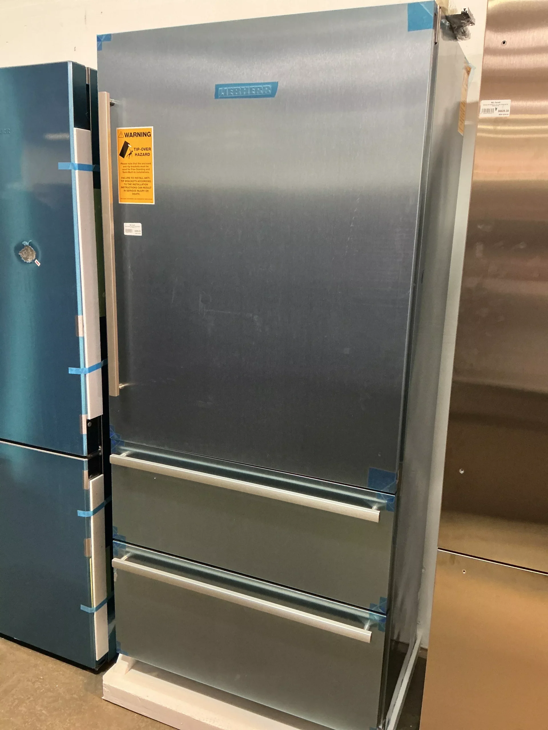 Liebherr CS-2080 Bottom Freezer Refrigerator (Open-Box / Scratch & Dent)