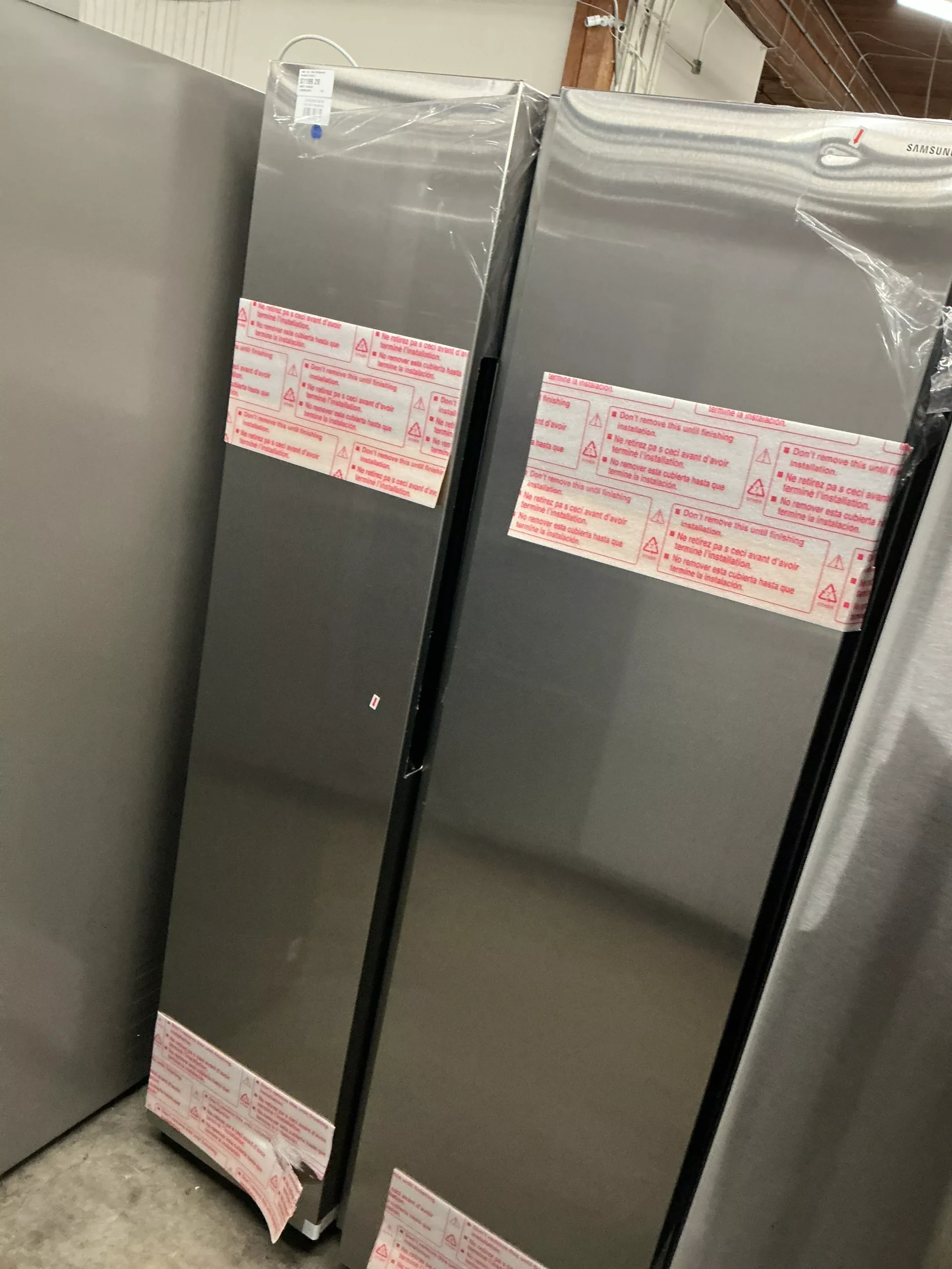Samsung RS28A500ASR Side-by-Side Refrigerator (Open Box / Scratch & Dent)