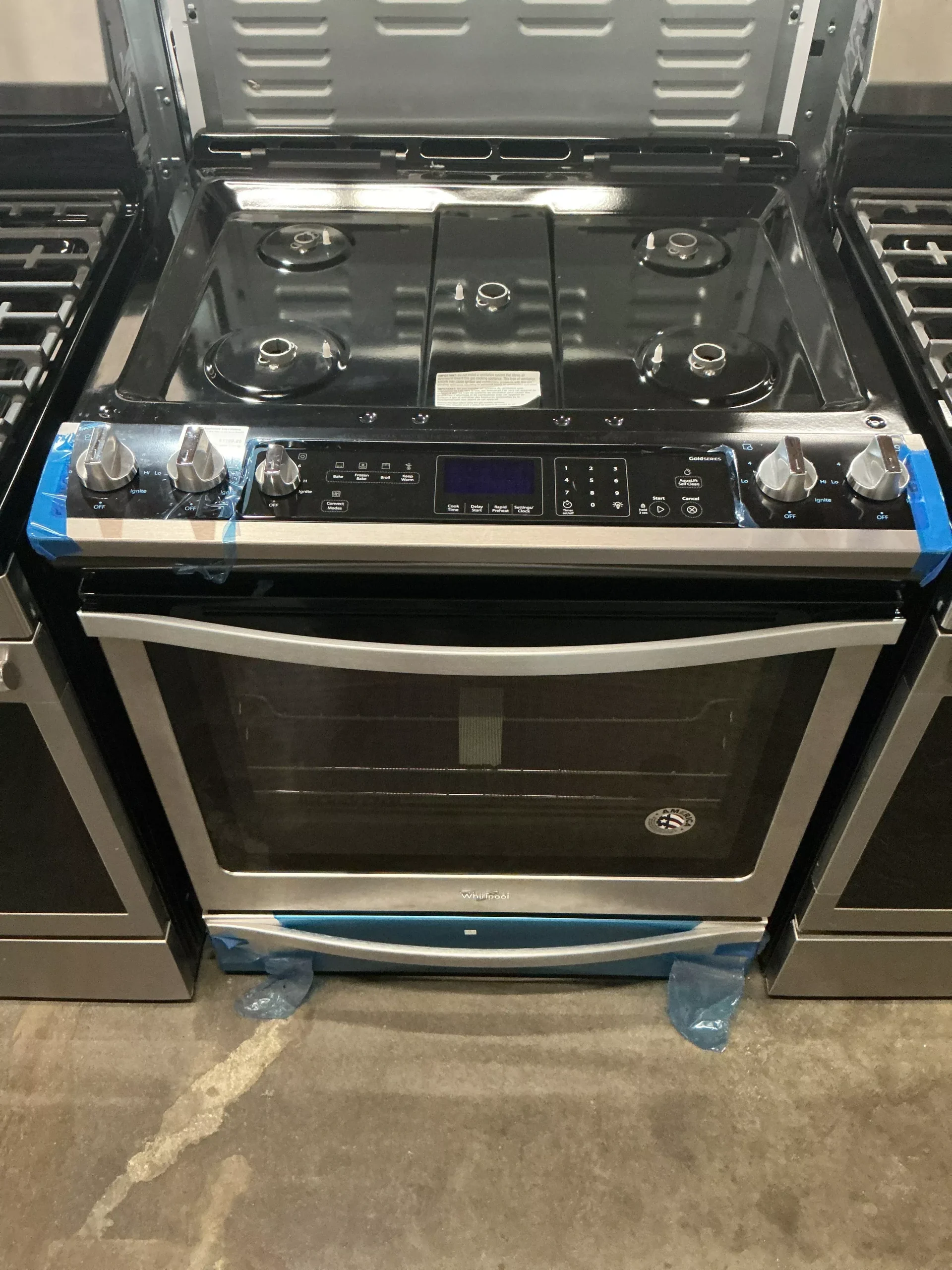 Whirlpool WEG745H0FS Gas Range (Open Box / Scratch & Dent)